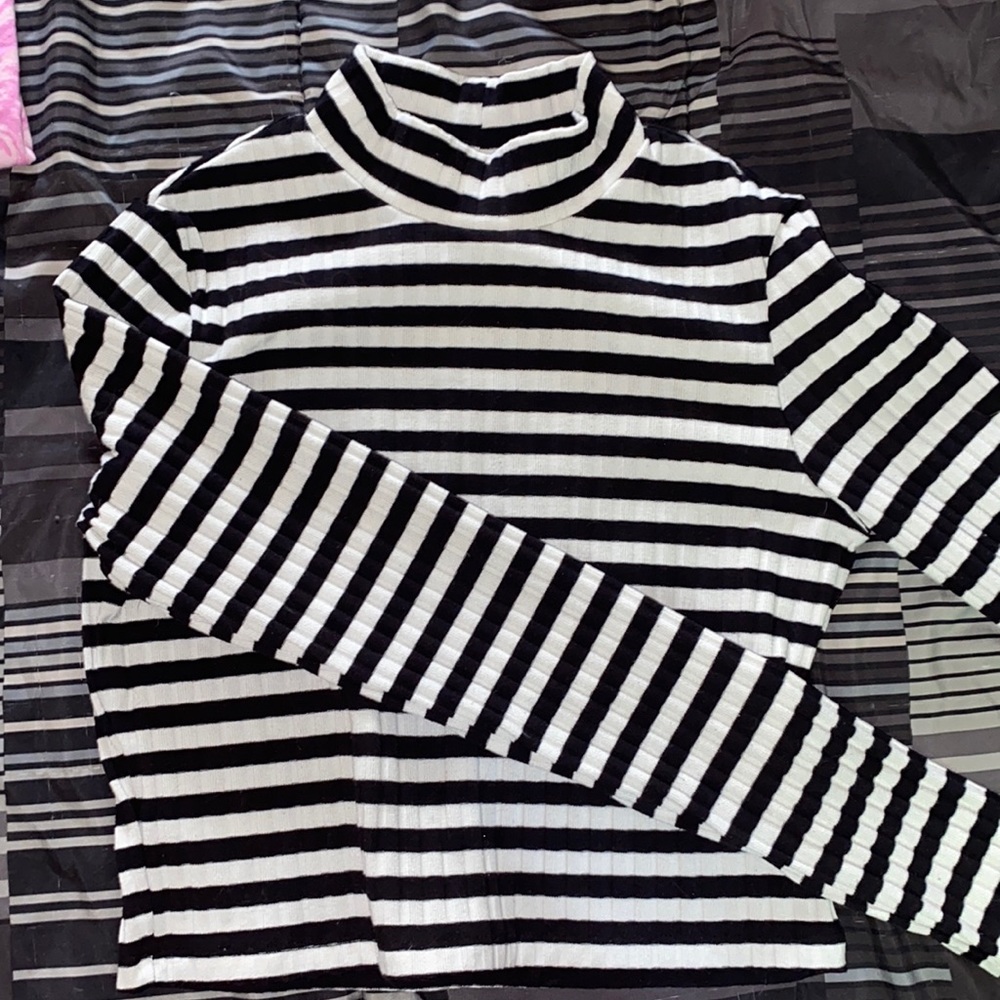 Black/white stripped, long-sleeve shirt from H&M - Picture 1 of 4